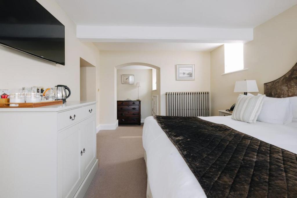 Victoria Hotel 4*