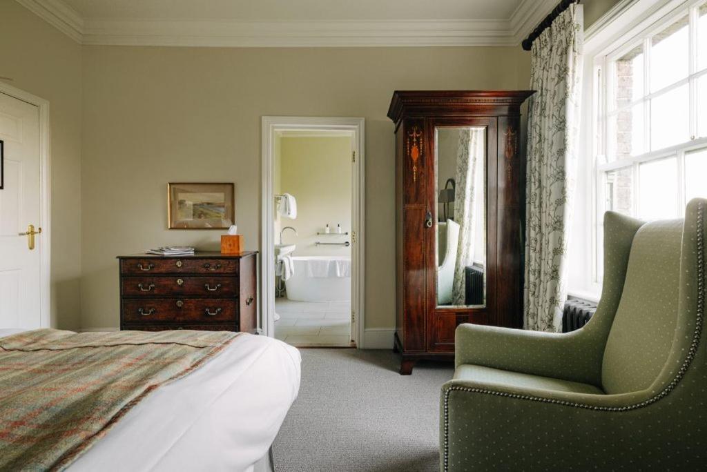 Victoria Hotel