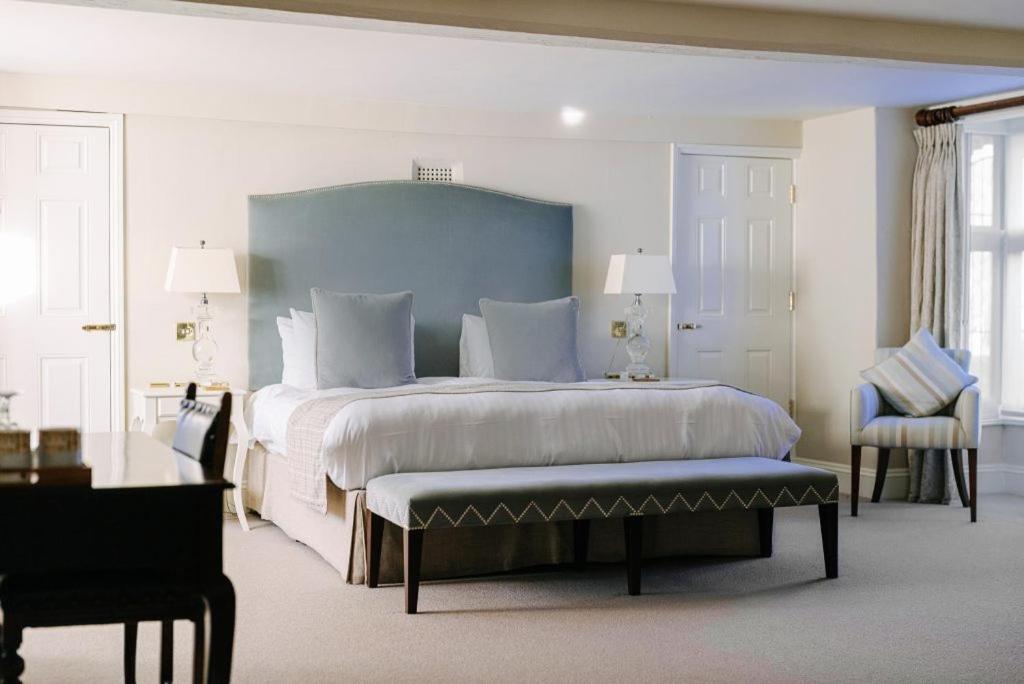Victoria Hotel 4*