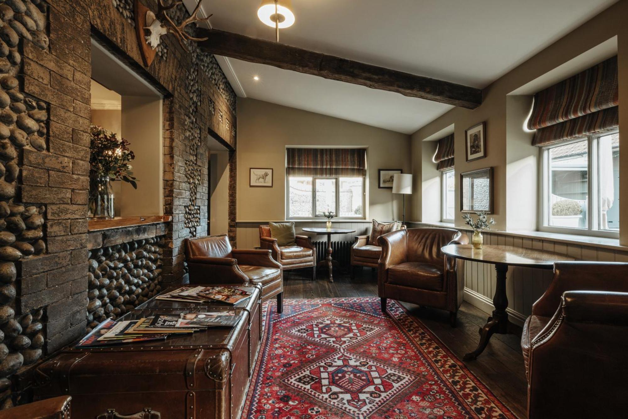 Victoria Hotel 4*